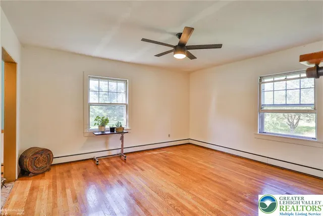 $430,000 | 5984 Highway 412, Riegelsville, PA 18077