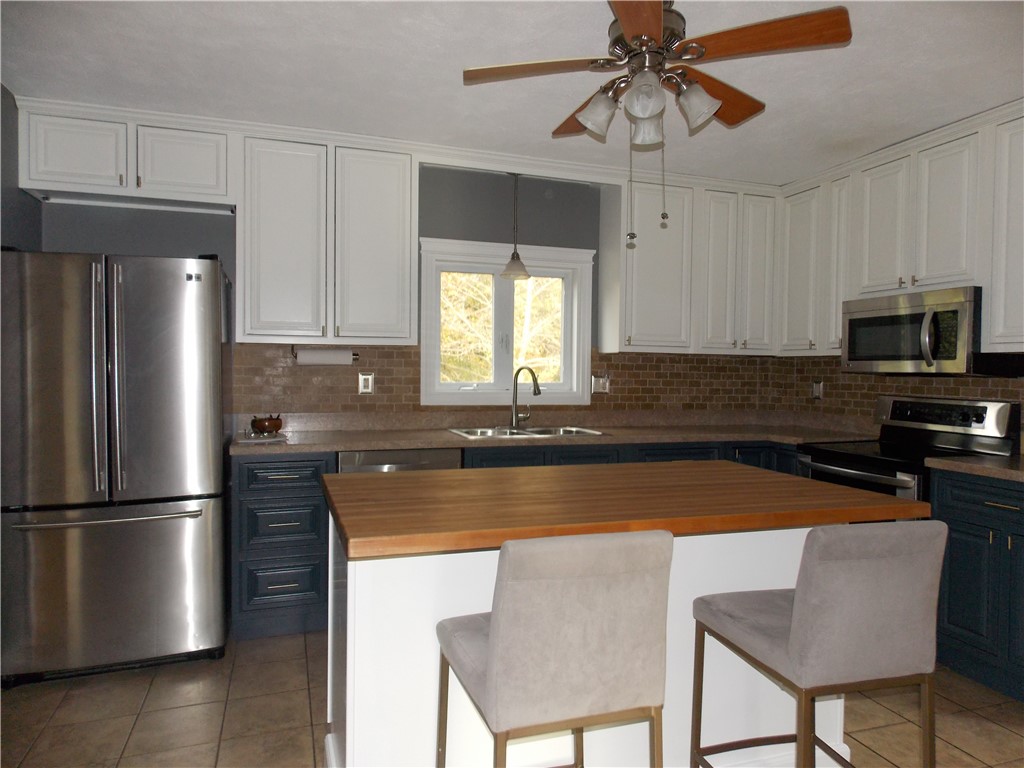 2885 Mendon Road Cumberland, RI 02864 - Photo 9 of 20 STAINLESS STEEL KITCHEN APPLIANCES
