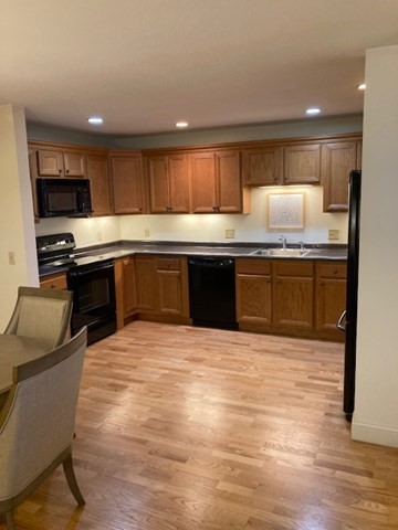 7 Crescent Way, Unit 307 Sturbridge, MA 01518 - Photo 9 of 13