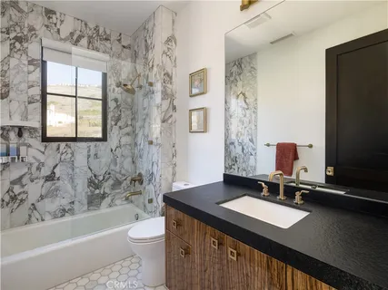 $7,948,888 | 32009 Cape Point Drive, Rancho Palos Verdes, CA 90275