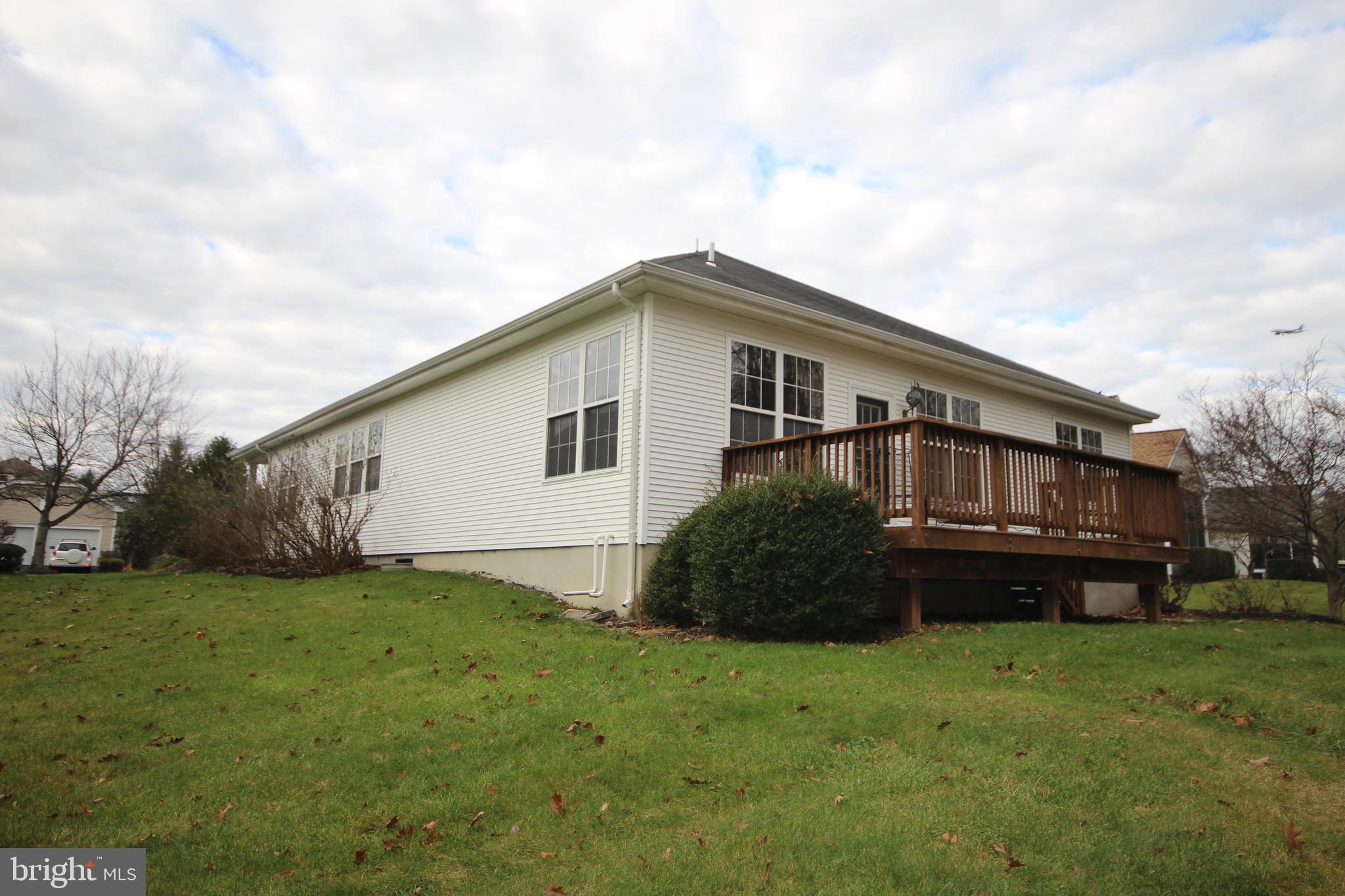 34 Stanford Road East Pennington, NJ 08534 - Photo 3 of 35 Gallery Image 3