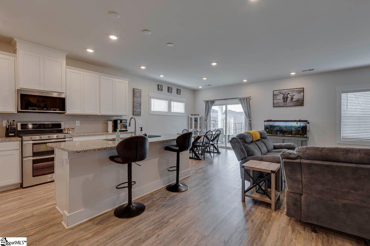 103 Pewter Circle Simpsonville, SC 29680 - Photo 4 of 35