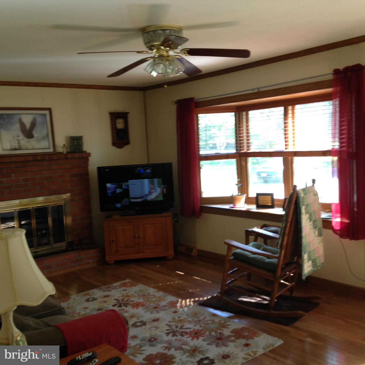 72 Porter Road North East, MD 21901 - Photo 7 of 13 Living Room