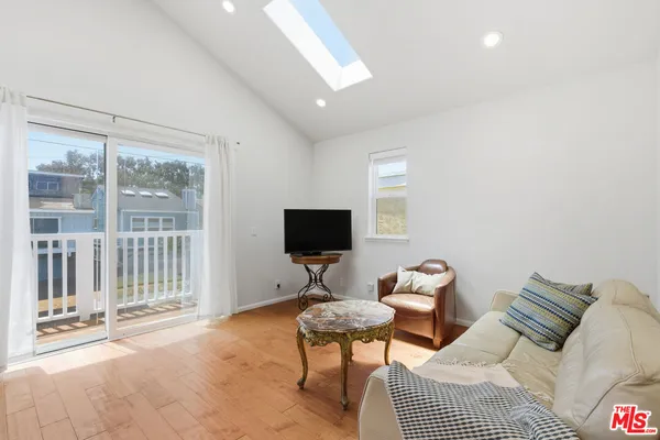 $1,399,000 | 261 Highland Drive, Oxnard, CA 93035