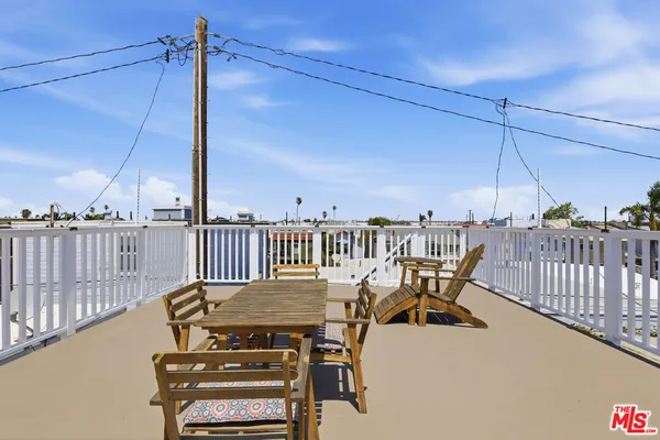 $1,399,000 | 261 Highland Drive, Oxnard, CA 93035