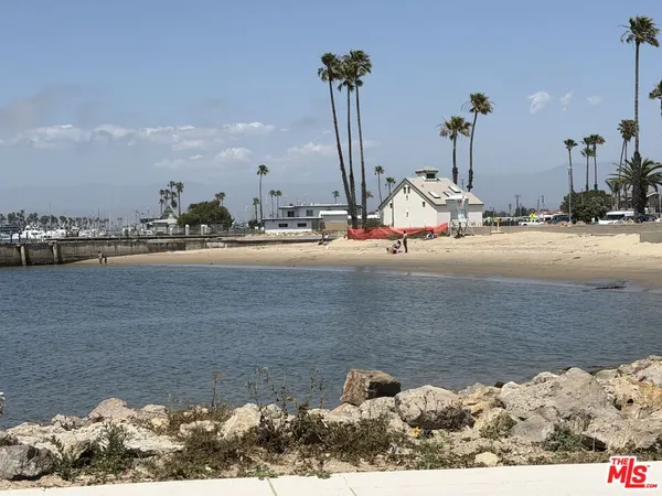 $1,399,000 | 261 Highland Drive, Oxnard, CA 93035