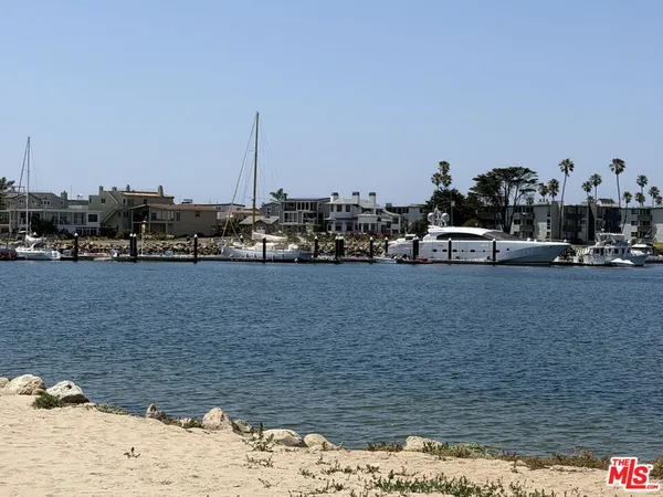 $1,399,000 | 261 Highland Drive, Oxnard, CA 93035