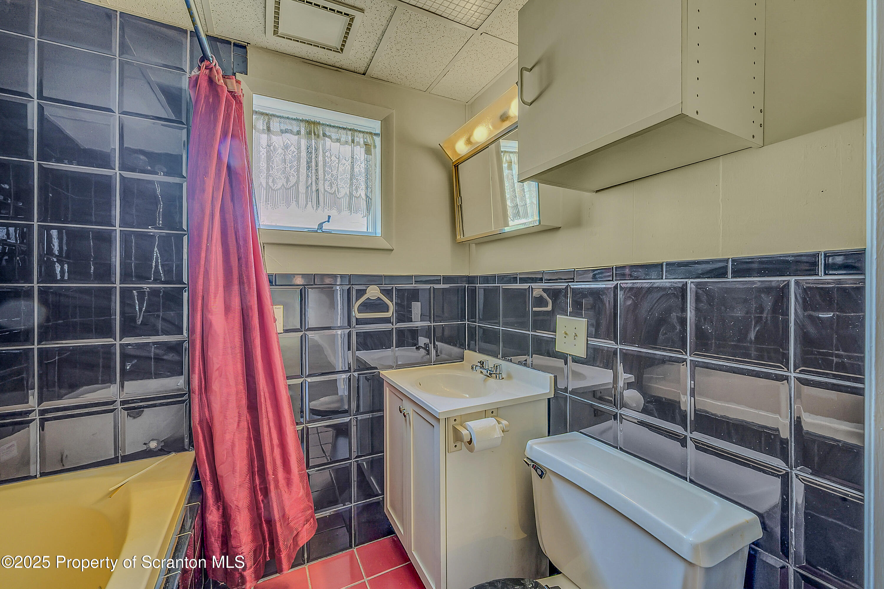 199 Marion Street Old Forge, PA 18518 - Photo 21 of 35 Full Bathroom