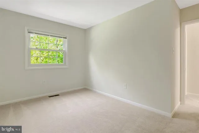 $800 | 6372 8th Circle, Alexandria, VA 22312