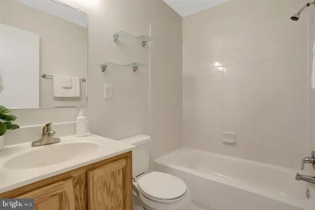 $800 | 6372 8th Circle, Alexandria, VA 22312