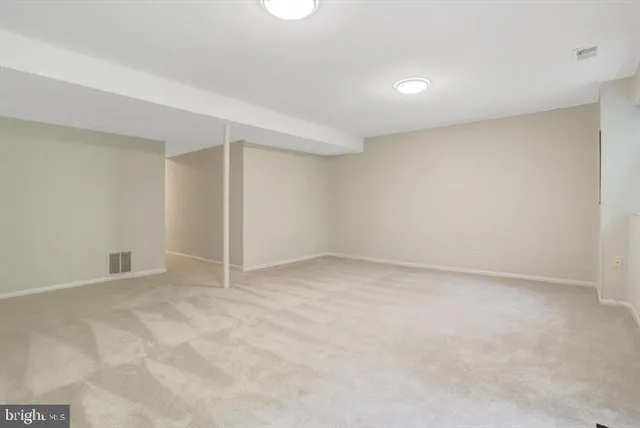 $800 | 6372 8th Circle, Alexandria, VA 22312