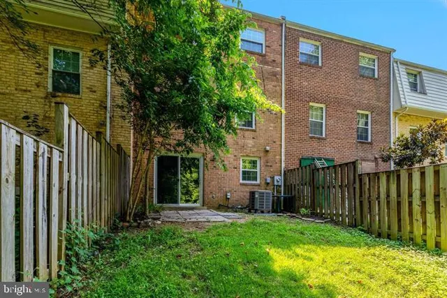 $800 | 6372 8th Circle, Alexandria, VA 22312