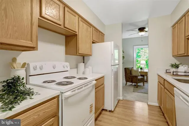 $800 | 6372 8th Circle, Alexandria, VA 22312