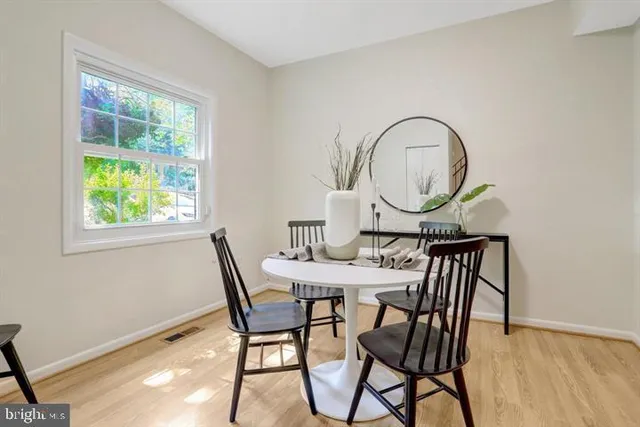 $800 | 6372 8th Circle, Alexandria, VA 22312