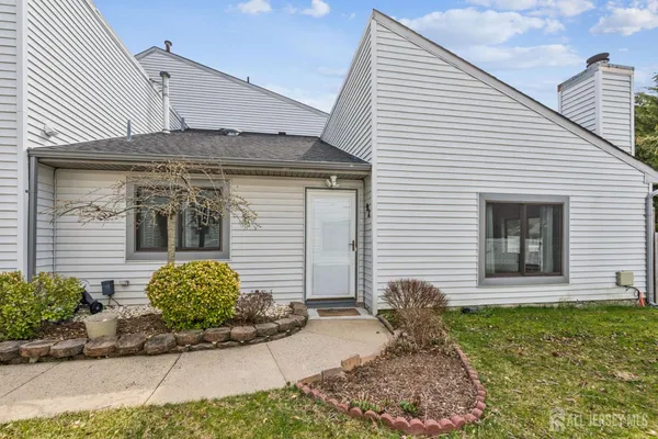 $450,000 | 92 Lexington Circle, Old Bridge, NJ 07747