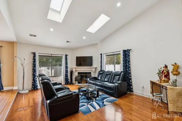 $450,000 | 92 Lexington Circle, Old Bridge, NJ 07747