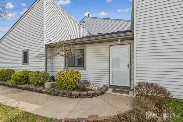 $450,000 | 92 Lexington Circle, Old Bridge, NJ 07747