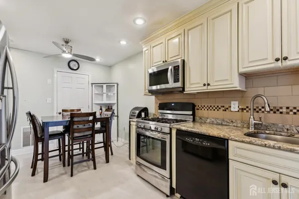 $450,000 | 92 Lexington Circle, Old Bridge, NJ 07747