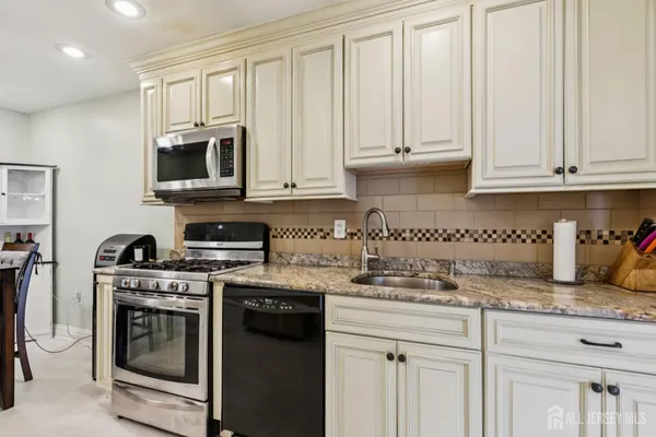 $450,000 | 92 Lexington Circle, Old Bridge, NJ 07747