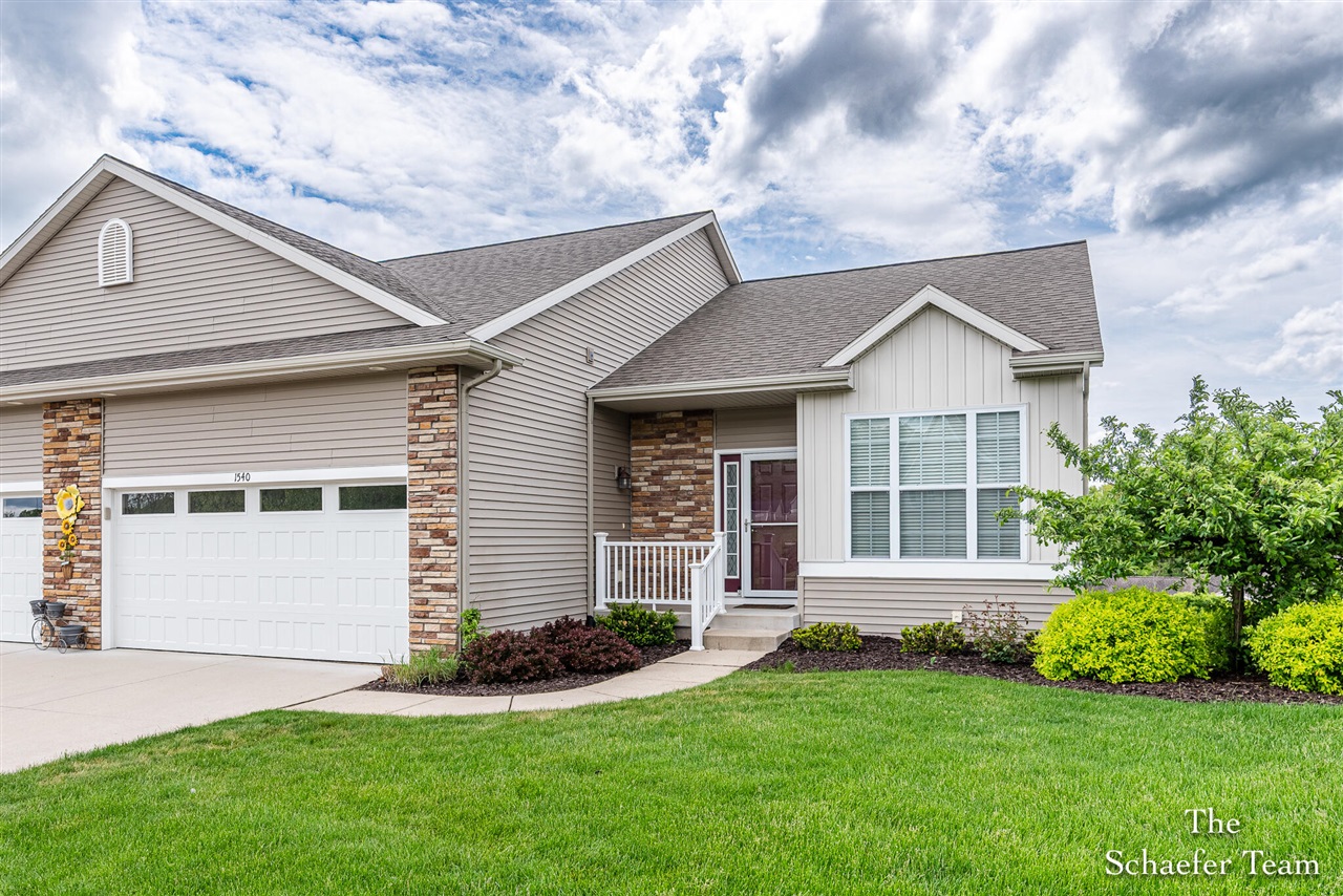 1540 Center Hill Road Lowell, MI 49331 - Photo 2 of 31