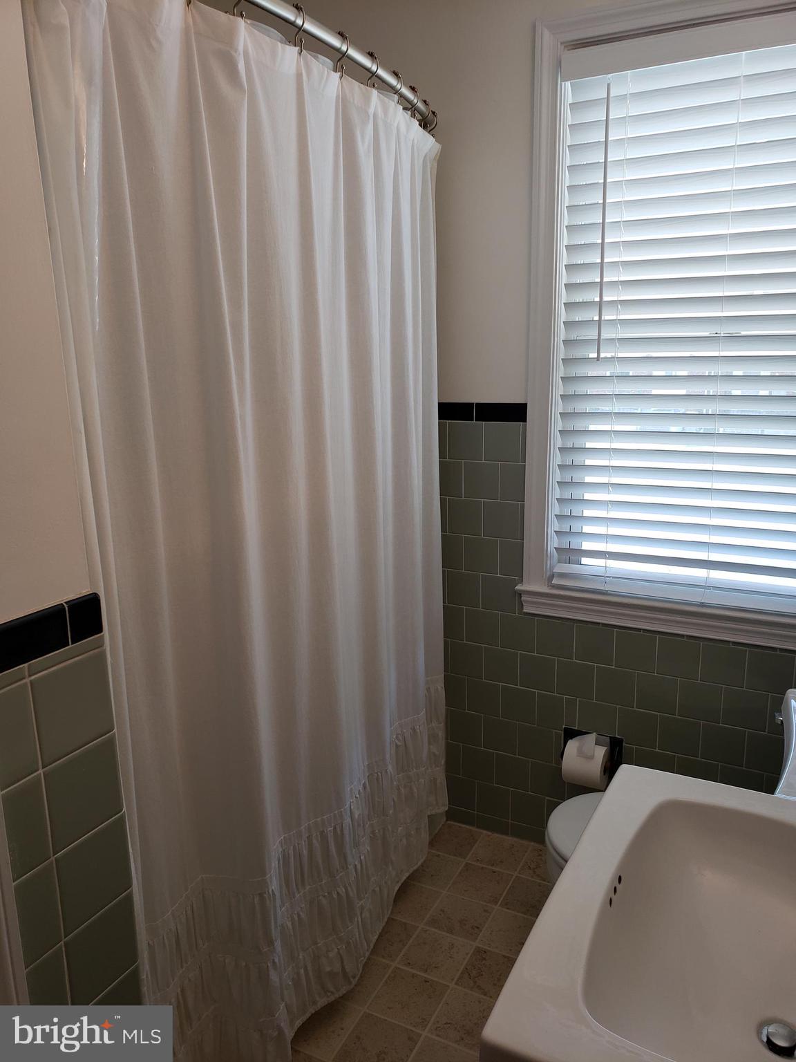 209 Cherrydell Road Baltimore, MD 21228 - Photo 31 of 54 Upstairs Bath.
