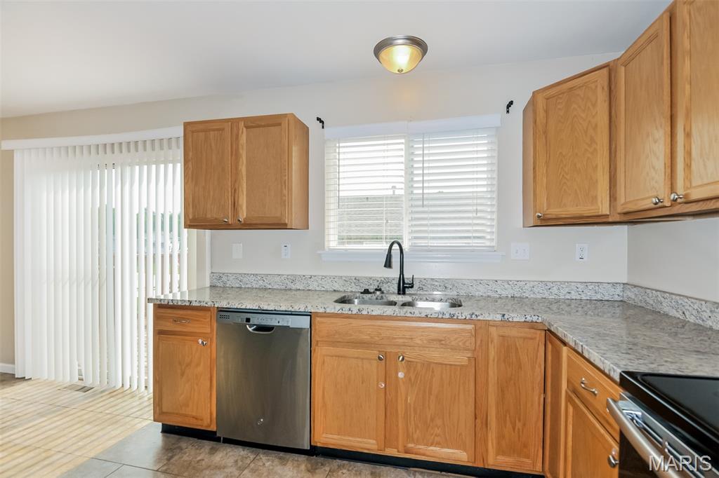 32 Great Owls Way Winfield, MO 63389 - Photo 10 of 18