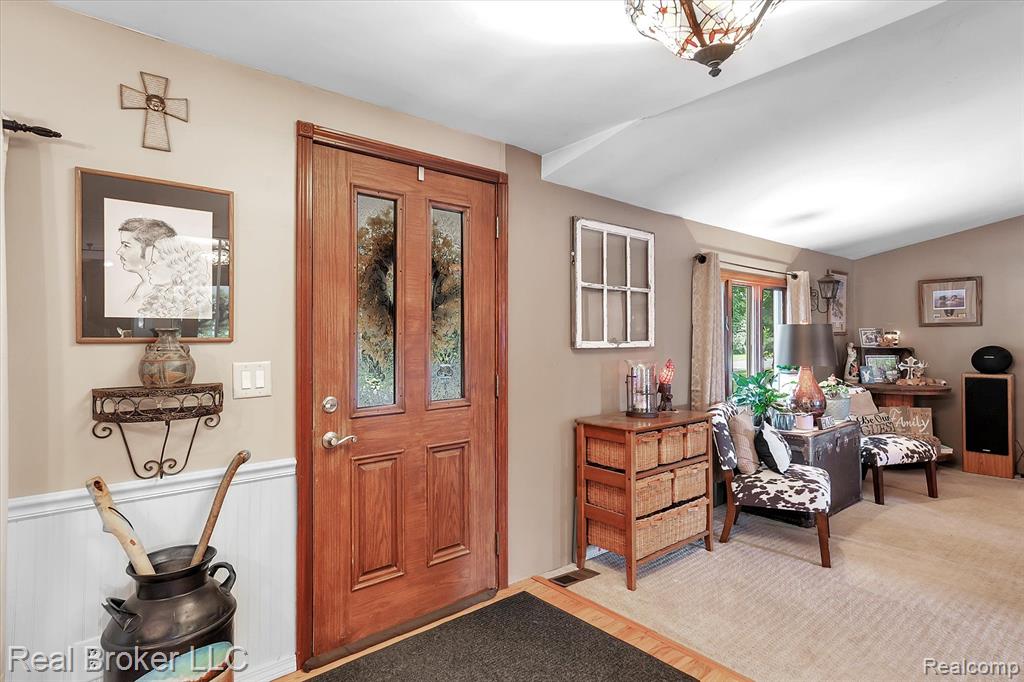 425 Ford Road Carleton, MI 48117 - Photo 7 of 37