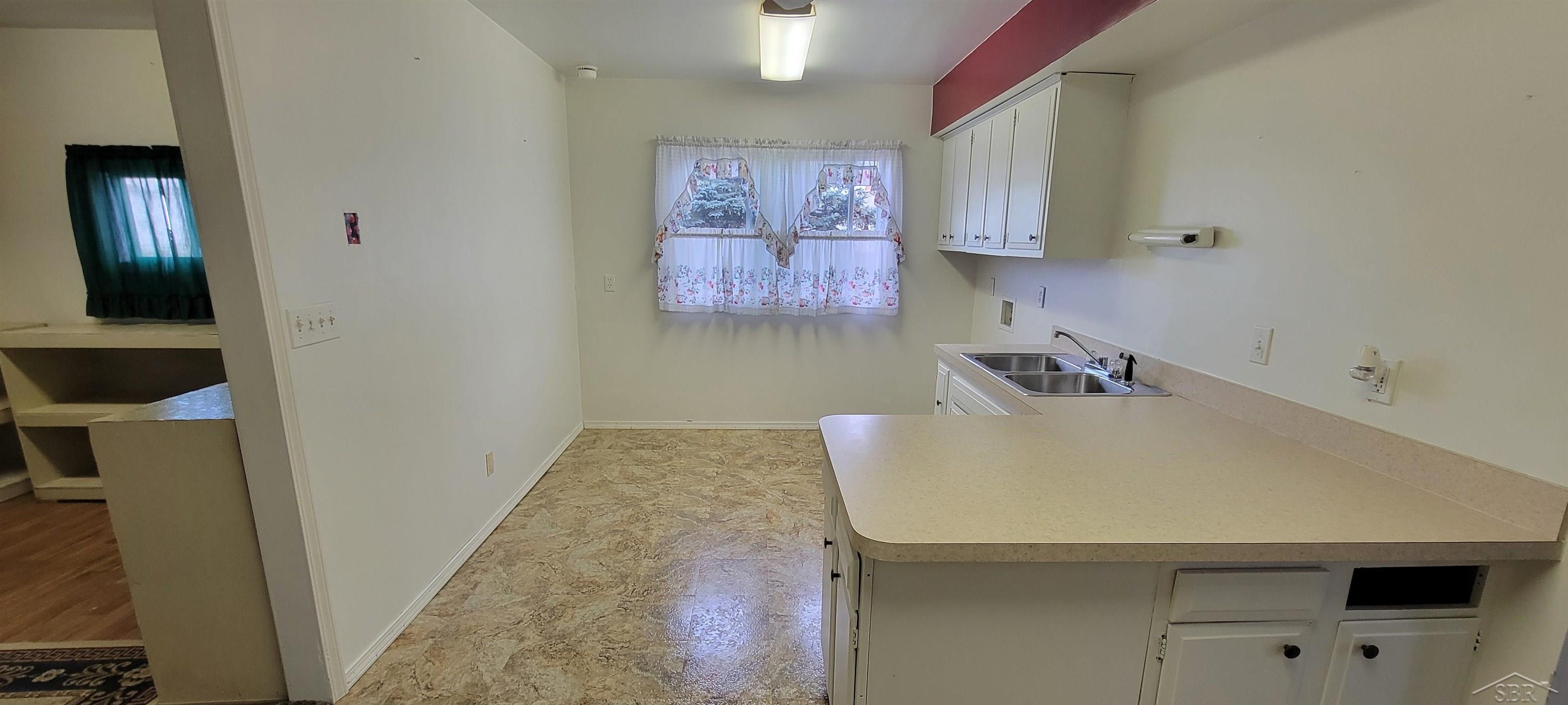 1570 Schust Road Saginaw, MI 48604 - Photo 10 of 22 50156625-5f9dd8cf-dd86-44d0-a259-5b3c0bc78e69.JPG