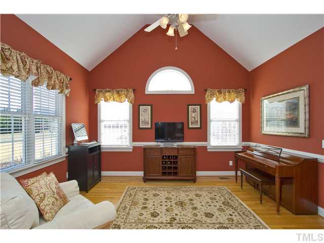 8717 Oregon Inlet Court Raleigh, NC 27603 - Photo 12 of 25 Keeping Room.....next to Breakfast Room and Kitchen. Perfect for keeping everyone and everything together!