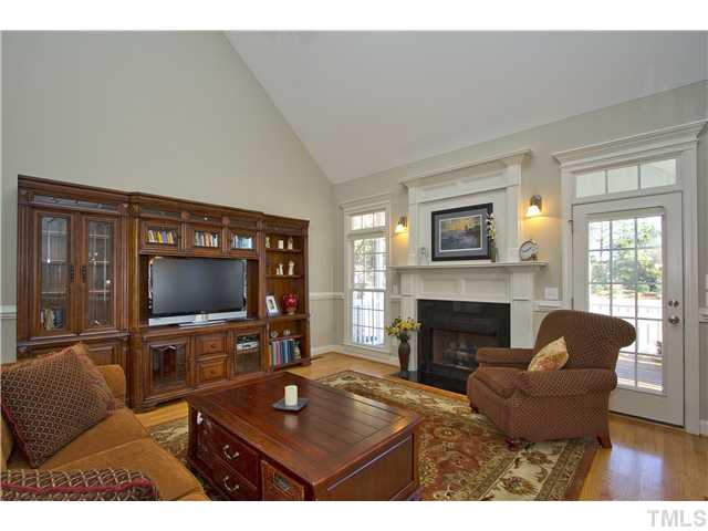 Great space.  Gas fireplace, pendant lights and soaring ceiling!