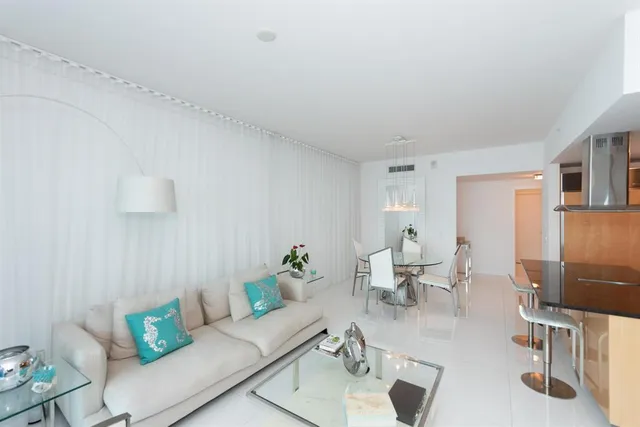 $11,500 | 6899 Collins Avenue, Unit 908, Miami Beach, FL 33141