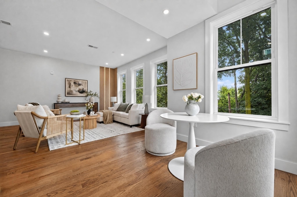 2 Readfield Place, Unit 1 Boston, MA 02119 - Photo 4 of 12