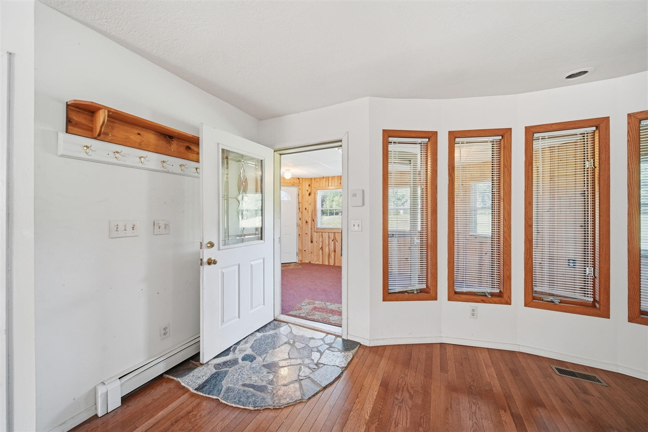 5995 North Sandstone Road Jackson, MI 49201 - Photo 8 of 70 Gallery Image 8