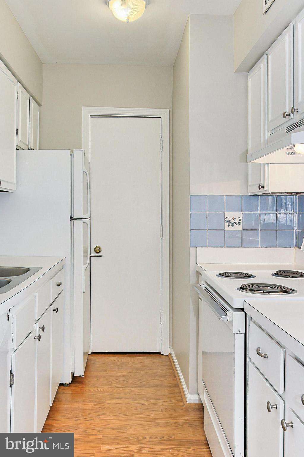 5905 F Kingsford Road, Unit 389 Springfield, VA 22152 - Photo 21 of 58 Kitchen