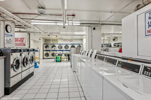 $224,700 | 655 West Irving Park Road, Unit 5413, Chicago, IL 60613