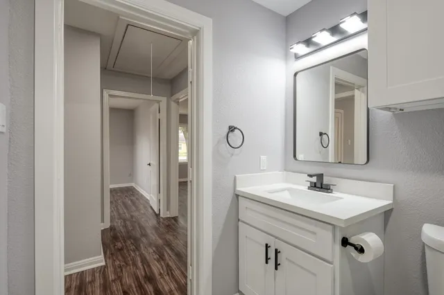 $1,948 | 513 Barkley Street, Houston, TX 77022