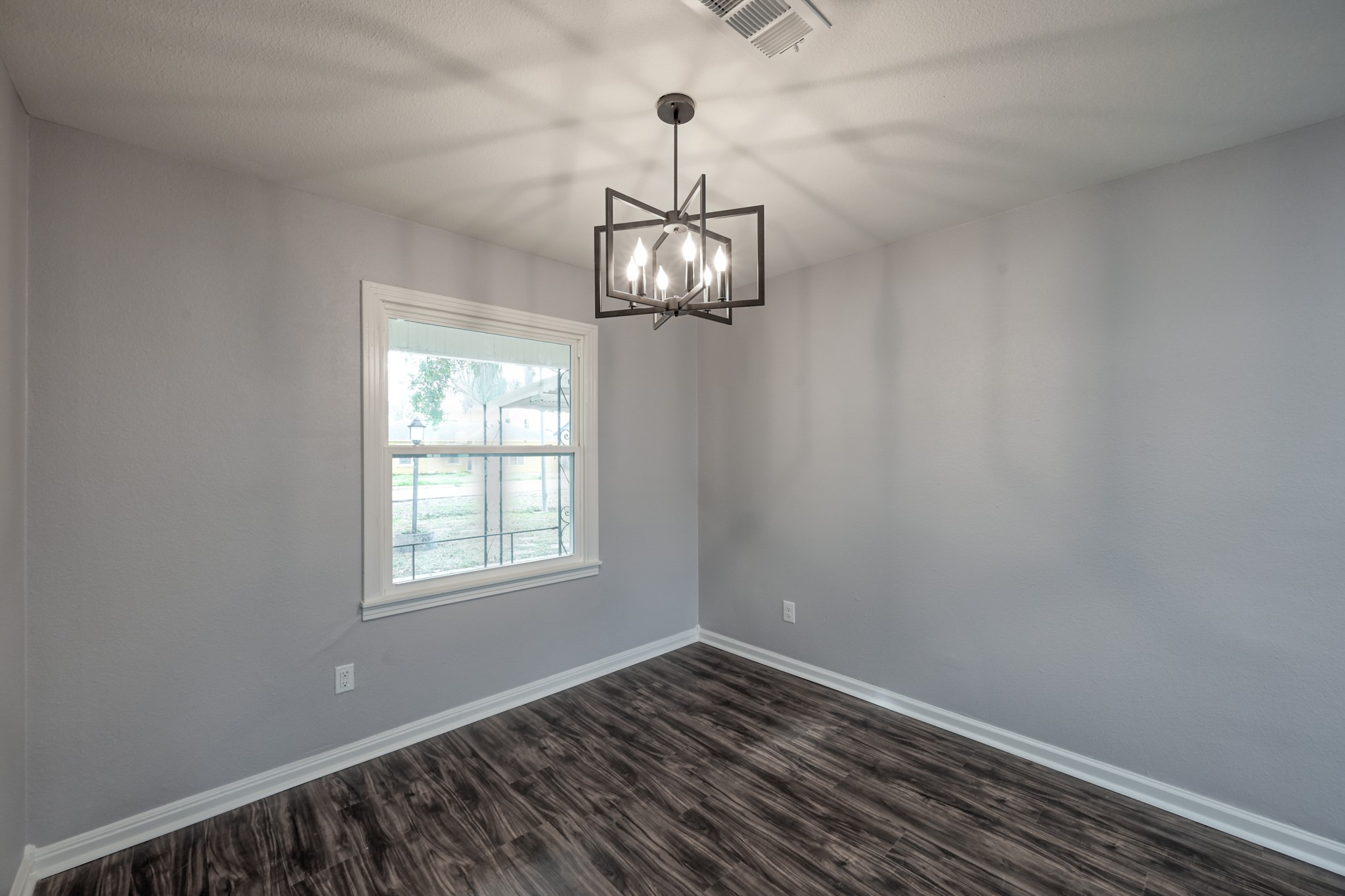 513 Barkley Street Houston, TX 77022 - Photo 25 of 48