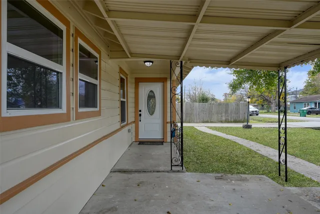 $1,948 | 513 Barkley Street, Houston, TX 77022