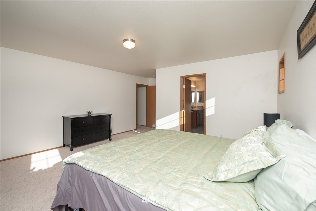 1302 190th Street Southeast Bothell, WA 98012 - Photo 14 of 22 Gallery Image 14