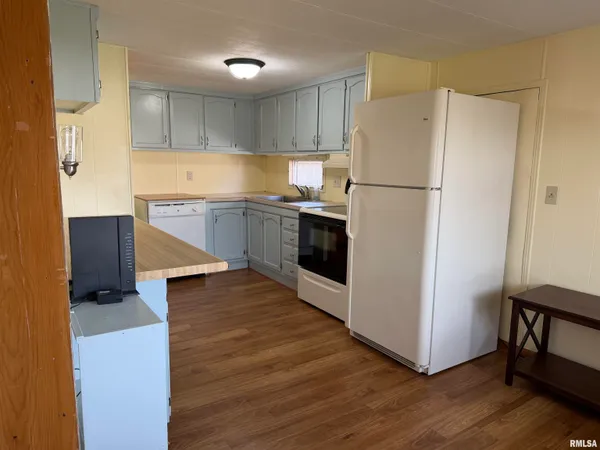 $64,900 | 27 North High Street, Winchester, IL 62694