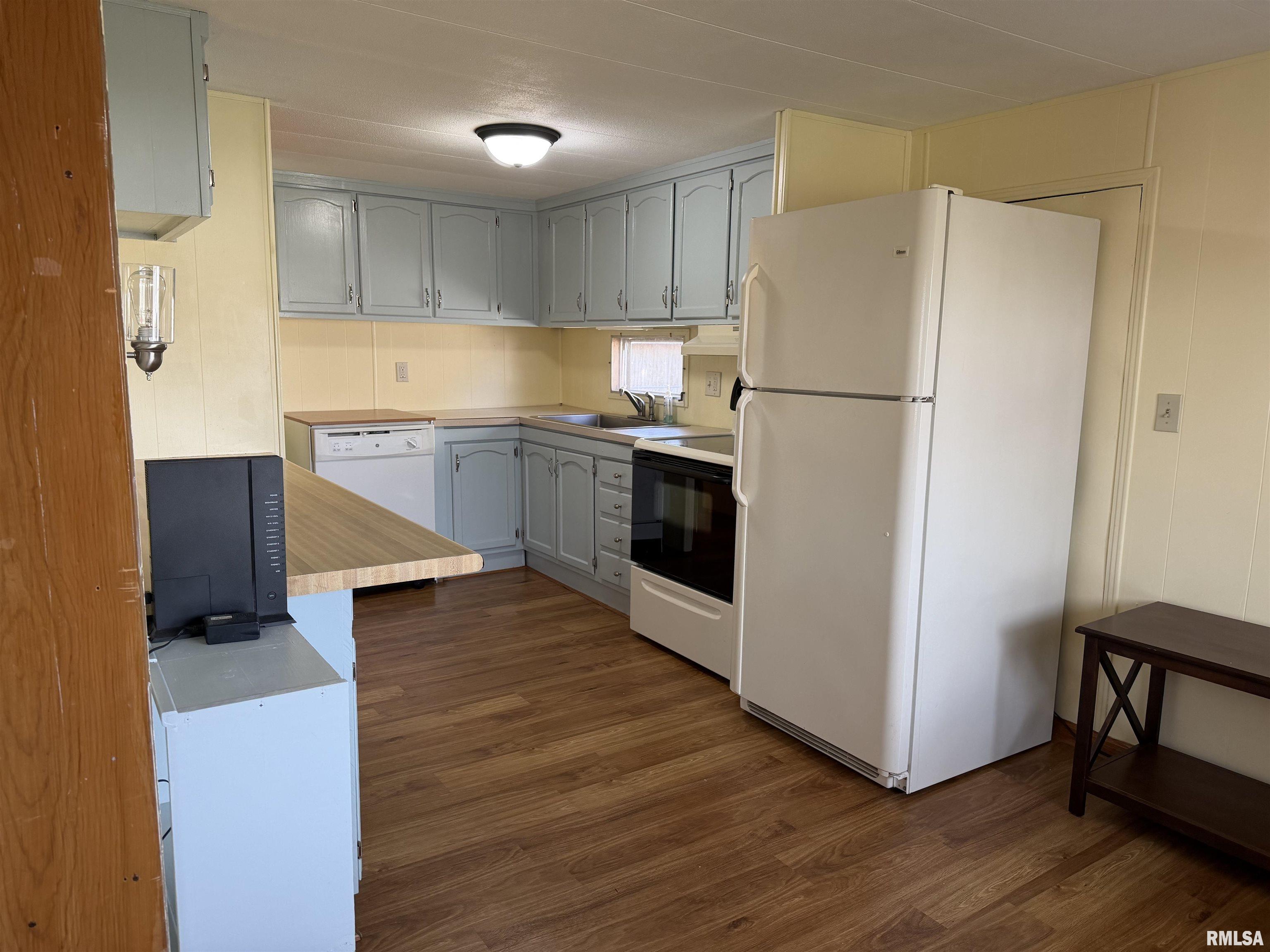 27 North High Street Winchester, IL 62694 - Photo 3 of 11