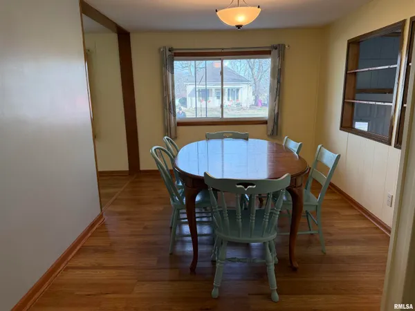 $64,900 | 27 North High Street, Winchester, IL 62694
