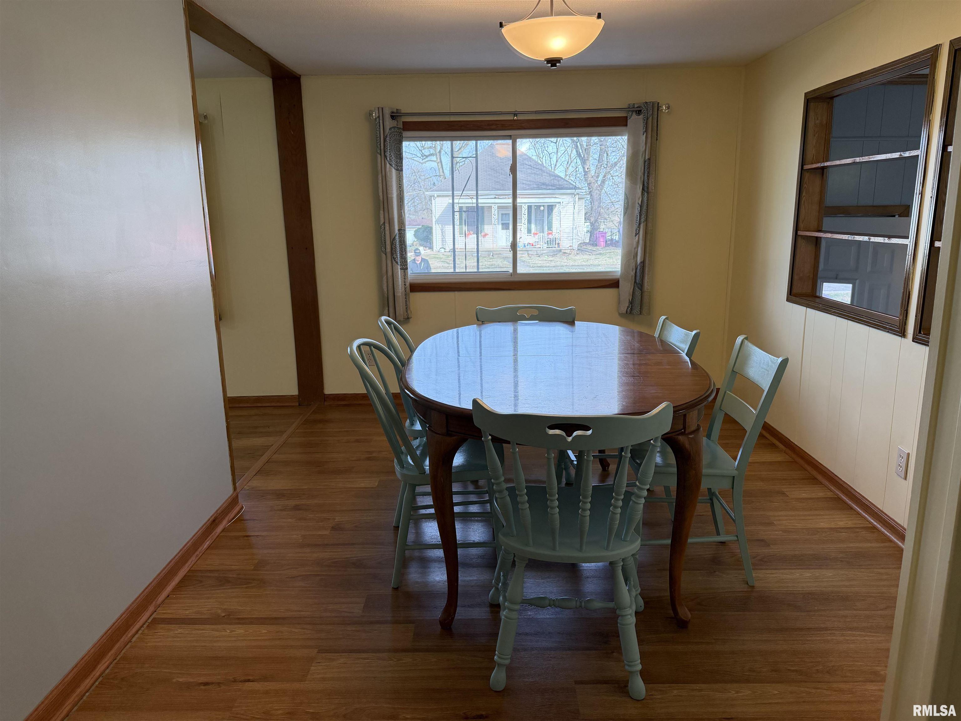 27 North High Street Winchester, IL 62694 - Photo 4 of 11