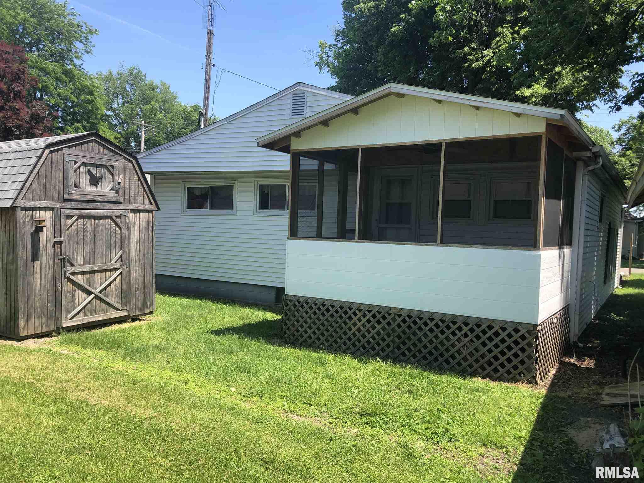 27 North High Street Winchester, IL 62694 - Photo 10 of 11