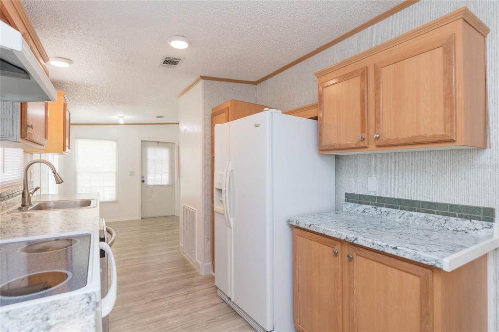 14130 Bowie Road Weeki Wachee, FL 34614 - Photo 10 of 40 Gallery Image 10