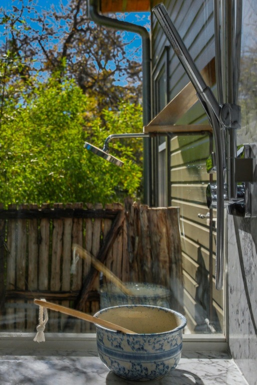 1712 West 10th Street Austin, TX 78703 - Photo 17 of 34 a view of outdoor space and deck
