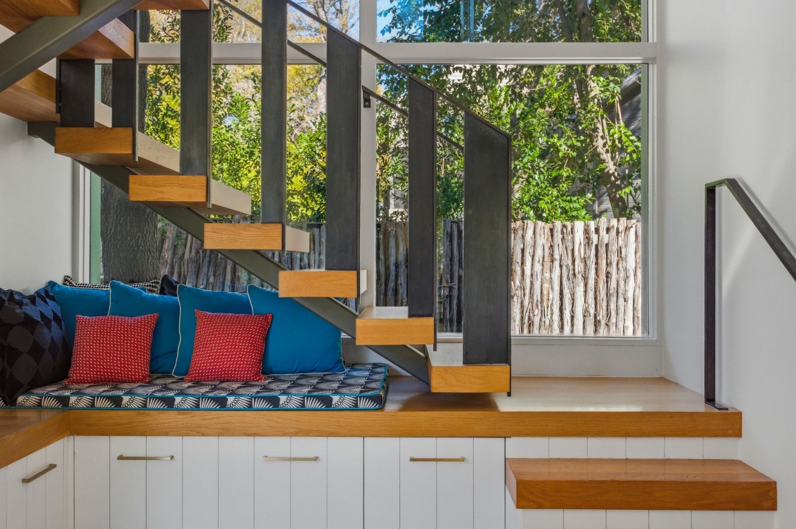 1712 West 10th Street Austin, TX 78703 - Photo 20 of 34 a room with natural light