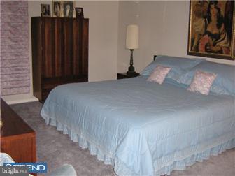 8922 Krewstown Road, Unit 312 Philadelphia, PA 19115 - Photo 8 of 12 Bedroom - Main