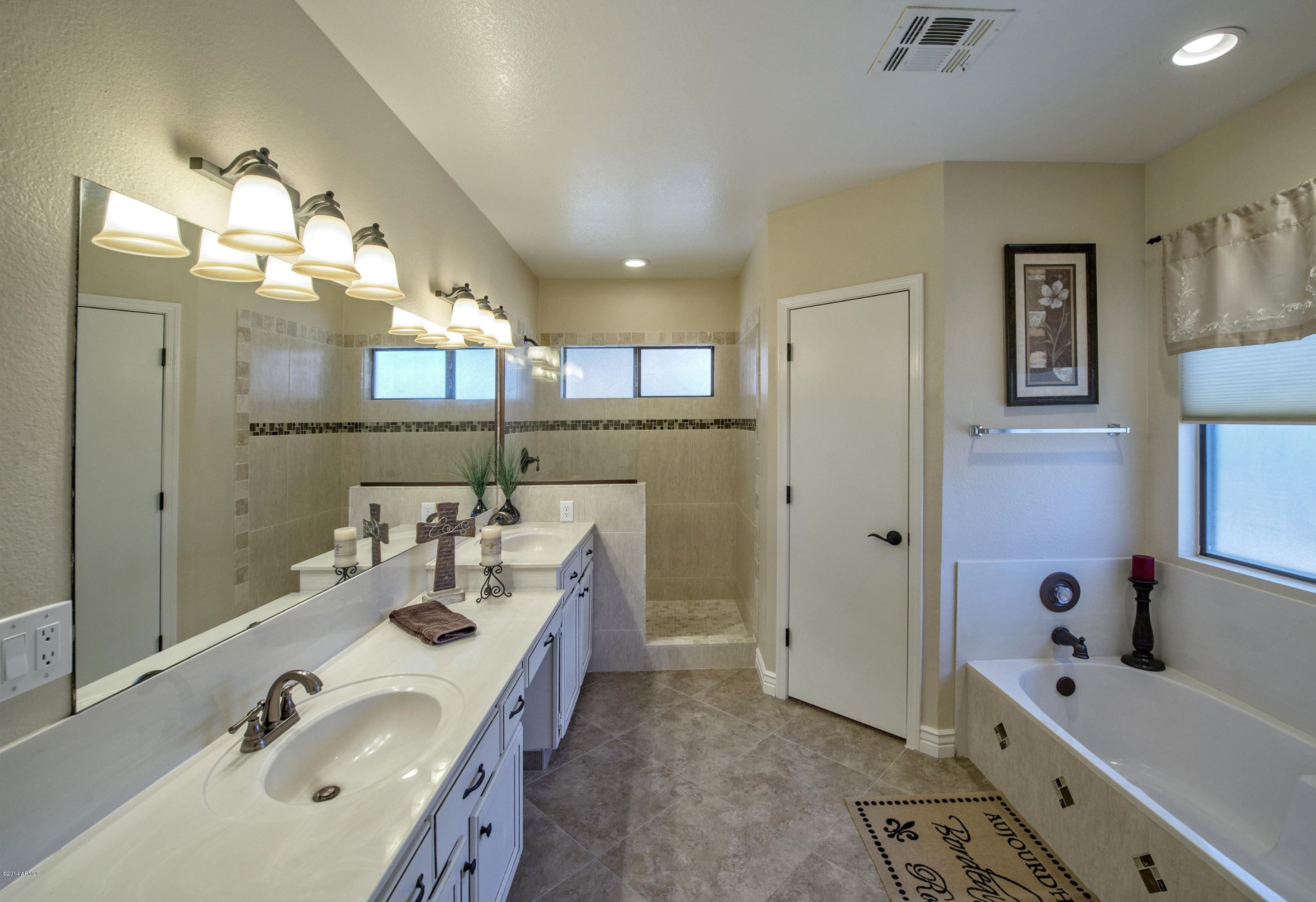 1268 East Mineral Road Gilbert, AZ 85234 - Photo 10 of 18 010_Master Bathroom