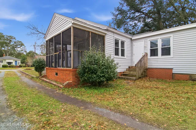 $1,895 | 105 North 25th Street, Wilmington, NC 28405